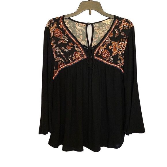 Hem and Thread Boho Chic Black Embroidered V-Neck Top with Bell Sleeves Size Sma - Picture 1 of 13